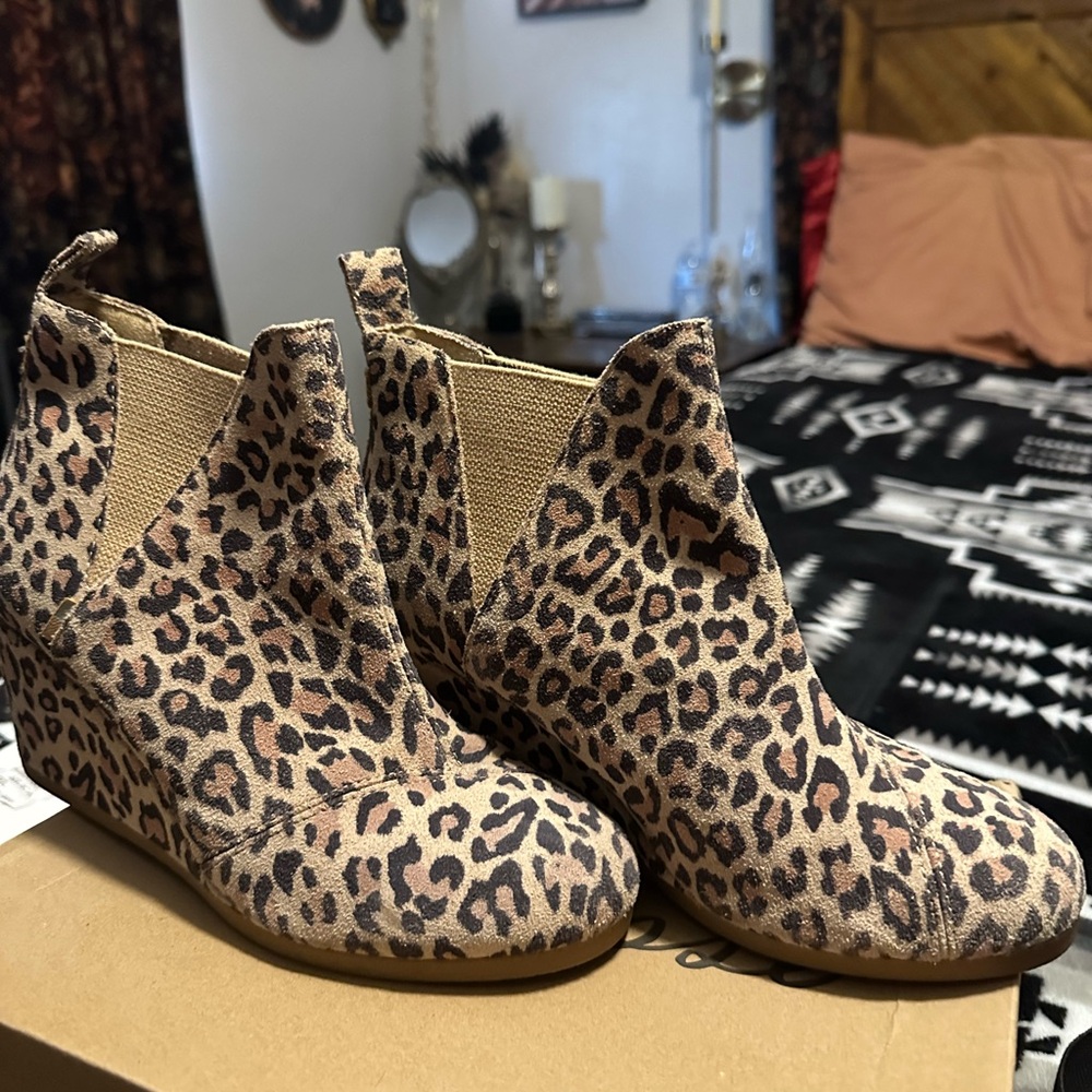 Toms Leopard Print Ankle Booties